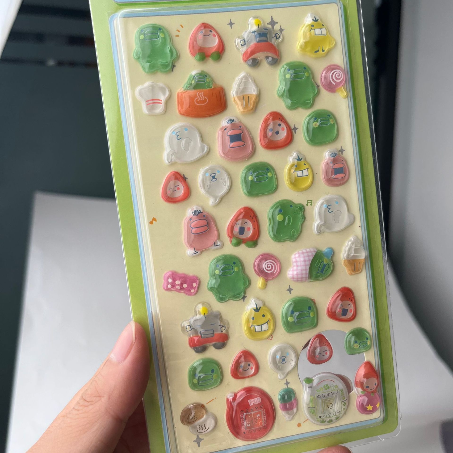 ملصقات تاماغوتشي ثلاثية الأبعا - مراجعة Laptop Accessories Cute وسعره